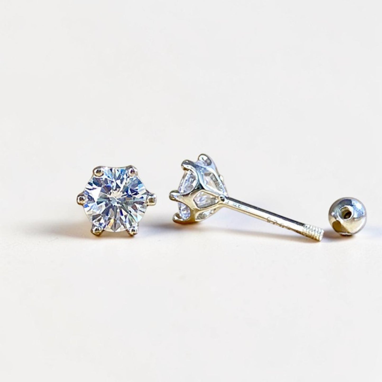 Aurae Moissanite Classic Six-Prong Solitaire Stud Earrings S925 Sterling Silver detail close-up shot