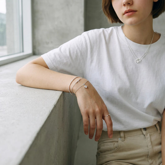 Minimalist Interlocking Double-Layer Necklace