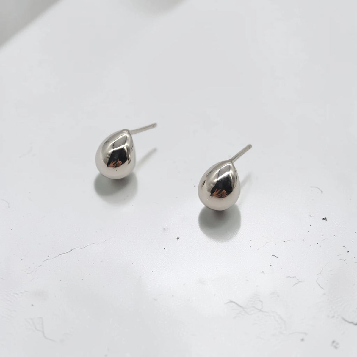 Radiant Modern Geometric Bean Stud Earrings