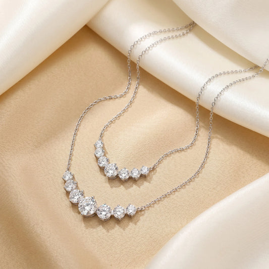 Aurae Moissanite Smile Curve Pendant Necklace S925 Sterling Silver D VVS1 detail close-up shot