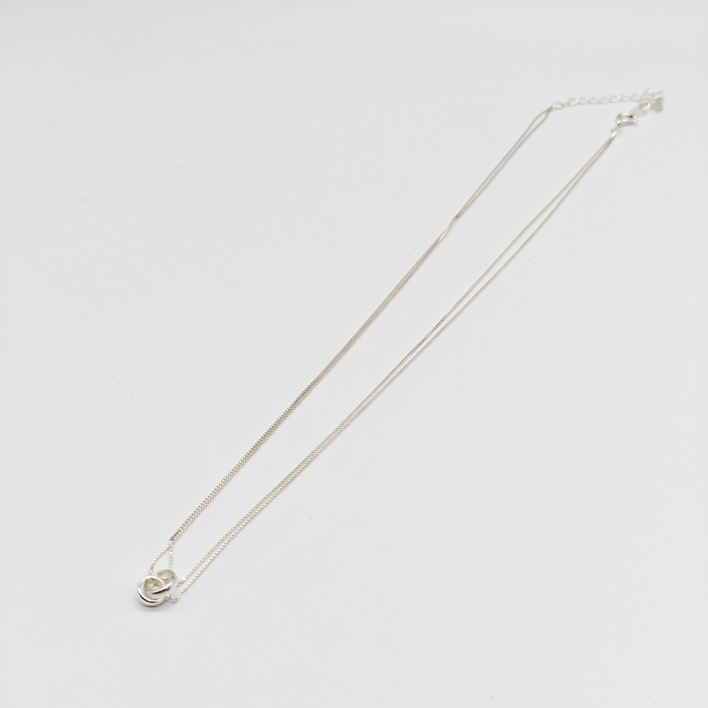 Minimalist Interlocking Double-Layer Necklace