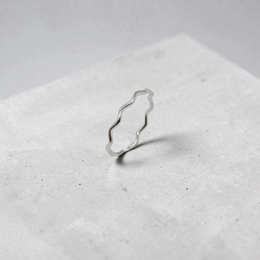 Elegant Wave Curve Ring